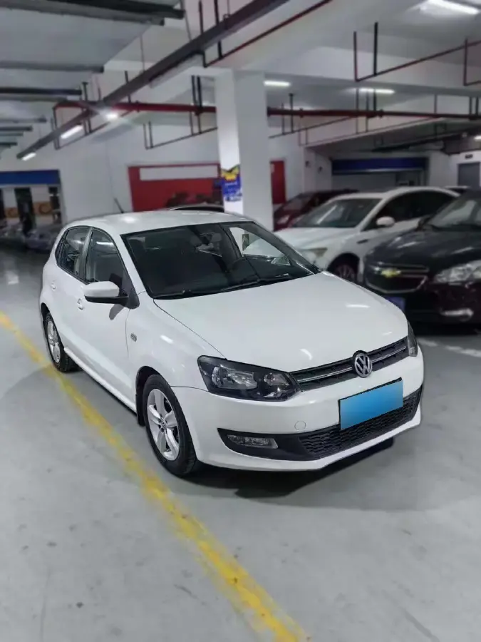 2013 Volkswagen Polo 1.6L 105HP L4 6AT