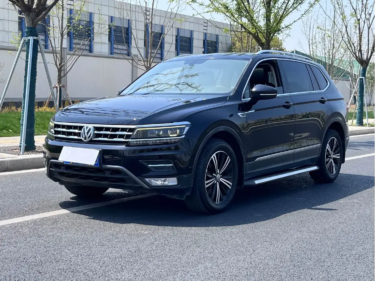 2017 Volkswagen Tiguan L 1.8T 180HP L4 7DCT