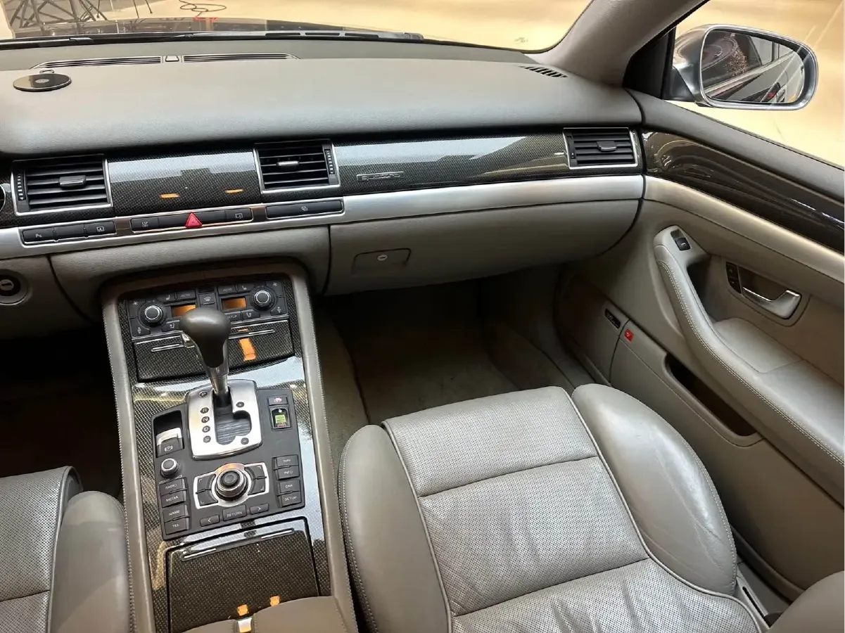 2007 Audi S8 5.2L 450HP V10 6AT,autocango,china used car exporter,china ev exporter,chinese used car exporter,chinese used ev exporter