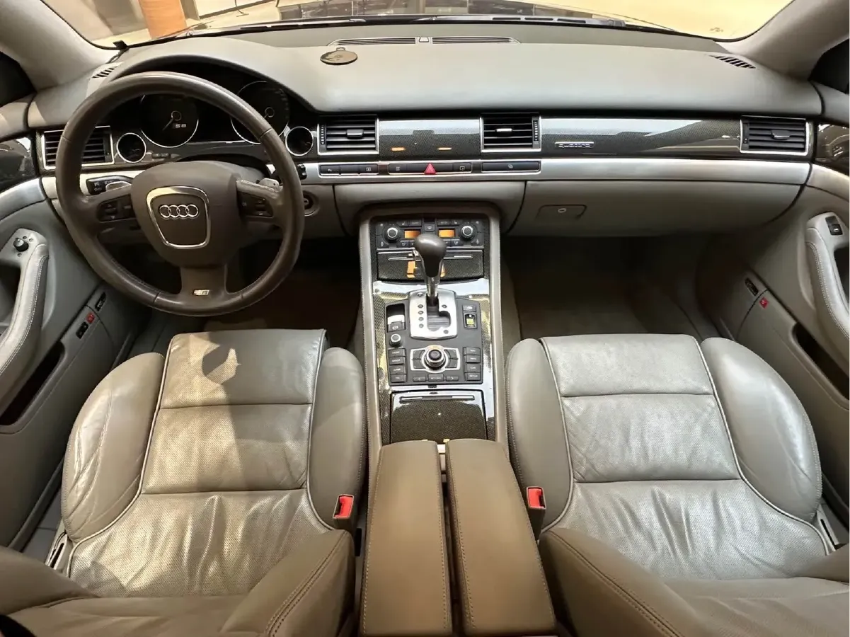 2007 Audi S8 5.2L 450HP V10 6AT,autocango,china used car exporter,china ev exporter,chinese used car exporter,chinese used ev exporter