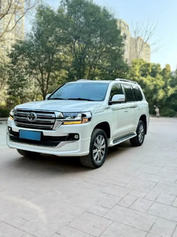 2015 Toyota Land Cruiser 4.0L 275HP V6 5AT