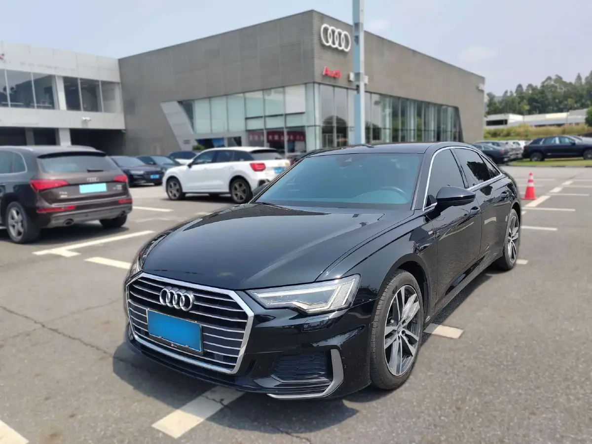2021 Audi A6L 2.0T 190HP L4 7DCT