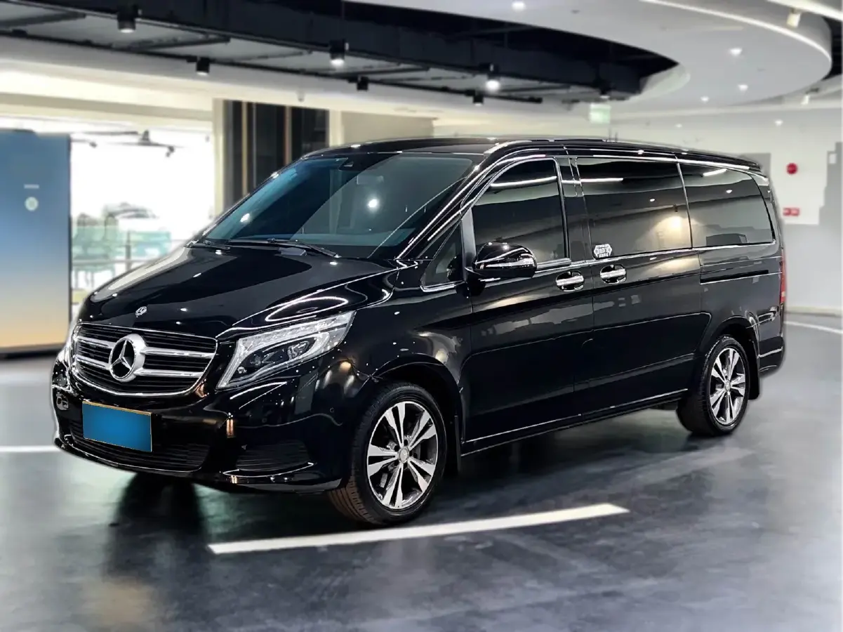 2017 Mercedes-Benz V Class 2.0T 211HP L4 7AT