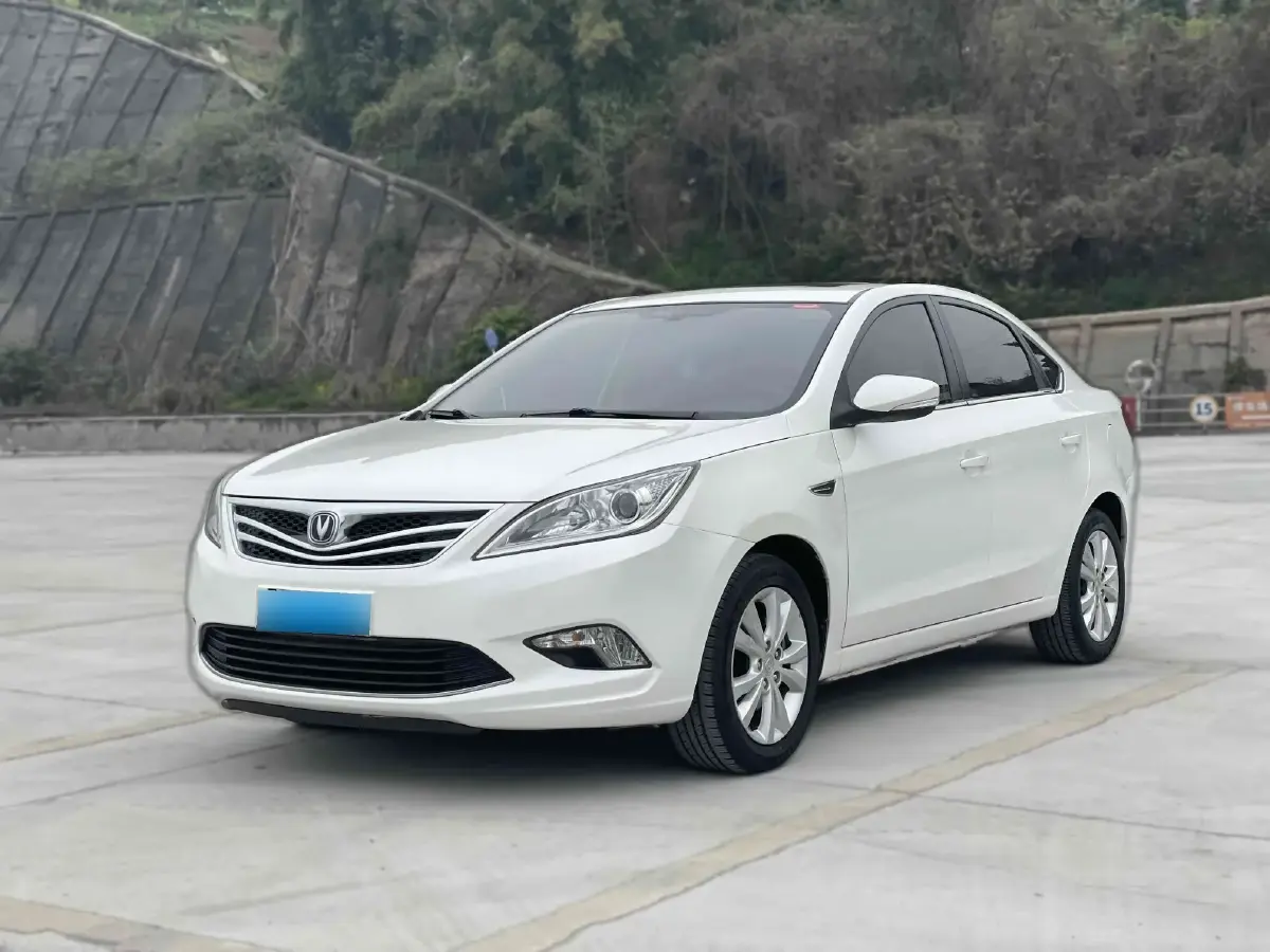 2014 ChangAn Eado 1.6L 125HP L4 5MT