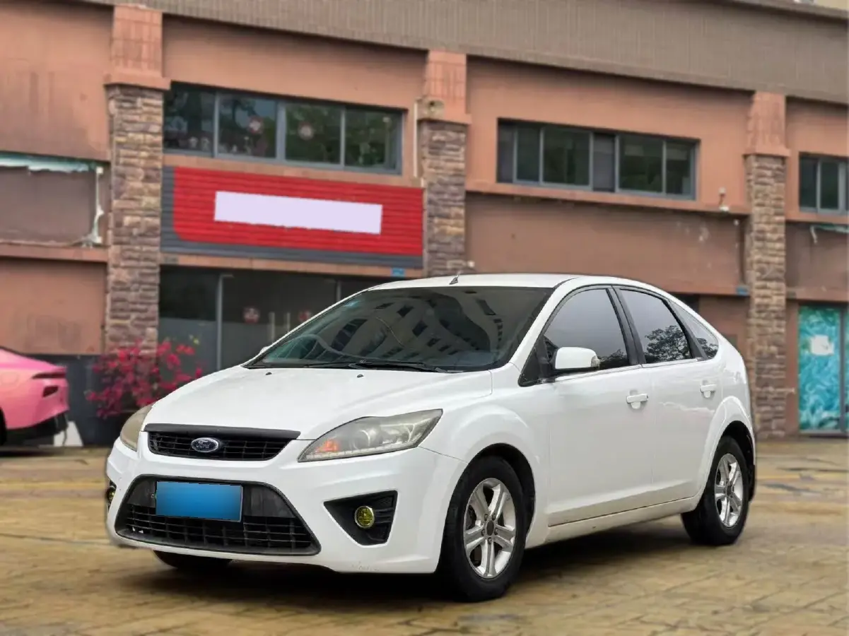 2012 Ford Focus 1.6L 125HP L4 5MT
