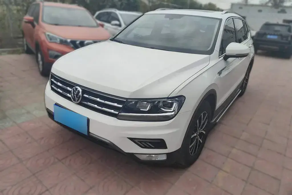 2018 Volkswagen Tiguan L 2.0T 186HP L4 7DCT