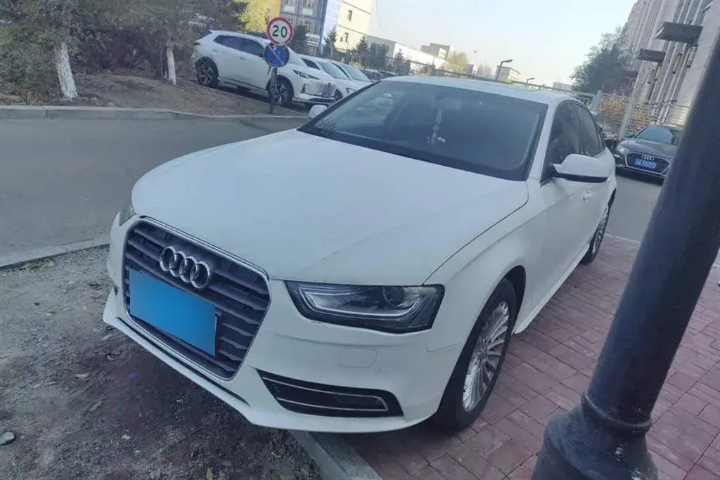 2013 Audi A4L 2.0T 180HP L4 CVT