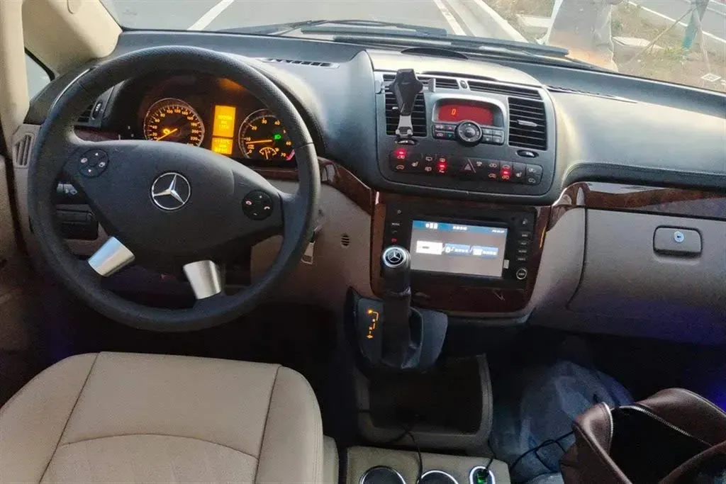 2011 Mercedes-Benz Viano 2.5L 190HP V6 5AT,autocango,china used car exporter,china ev exporter,chinese used car exporter,chinese used ev exporter