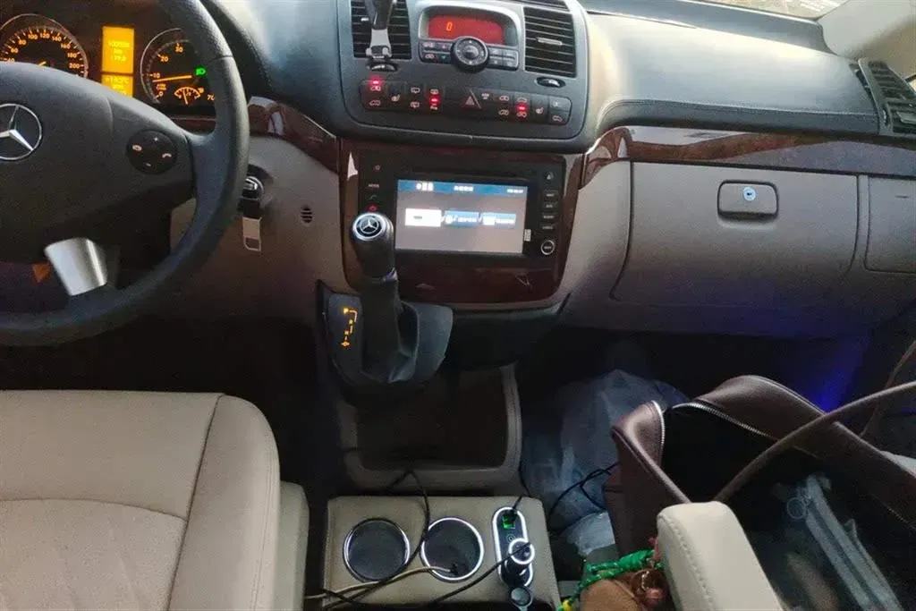 2011 Mercedes-Benz Viano 2.5L 190HP V6 5AT,autocango,china used car exporter,china ev exporter,chinese used car exporter,chinese used ev exporter