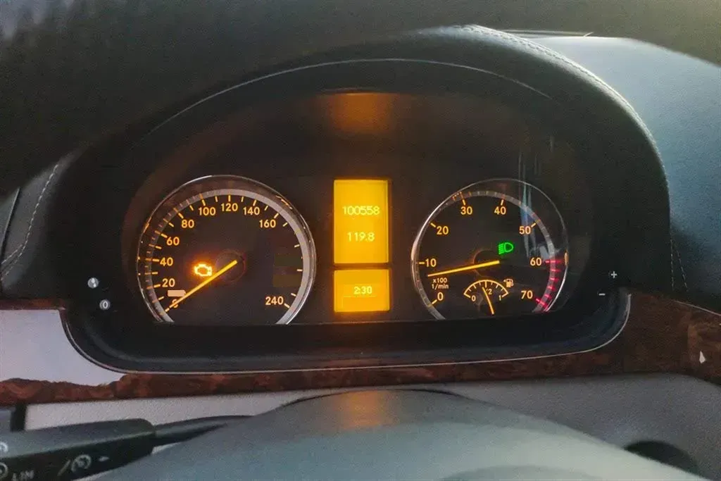 2011 Mercedes-Benz Viano 2.5L 190HP V6 5AT,autocango,china used car exporter,china ev exporter,chinese used car exporter,chinese used ev exporter