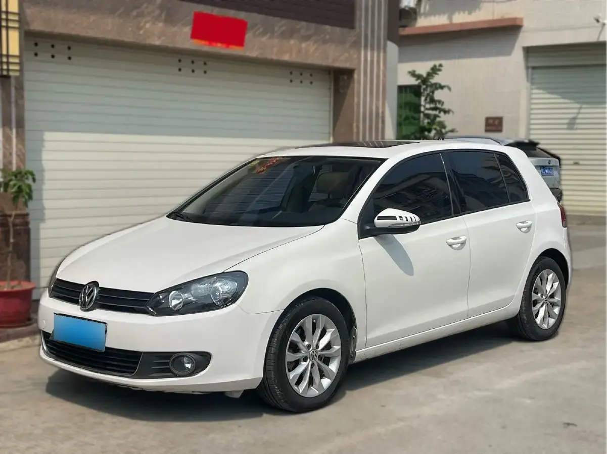 2012 Volkswagen Golf 1.6L 105HP L4 6AT