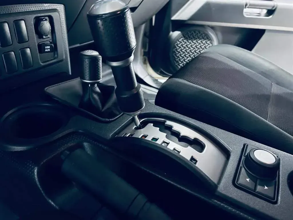 2013 Toyota FJ Cruiser 4.0L 272HP V6 5AT,autocango,china used car exporter,china ev exporter,chinese used car exporter,chinese used ev exporter