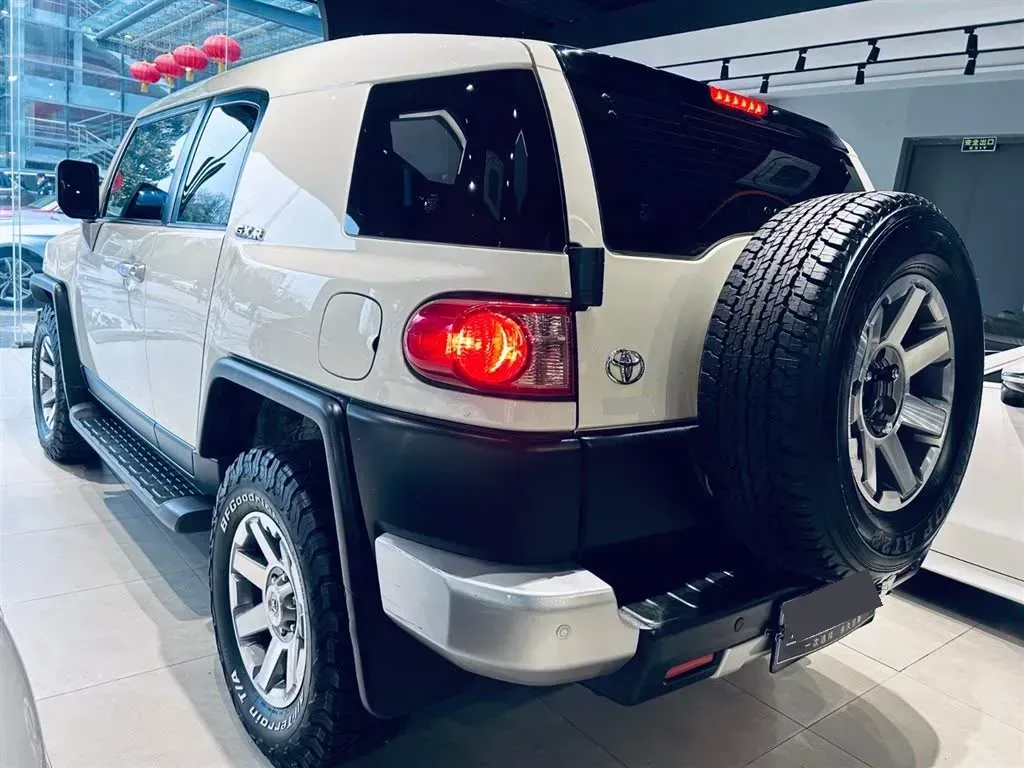 2013 Toyota FJ Cruiser 4.0L 272HP V6 5AT,autocango,china used car exporter,china ev exporter,chinese used car exporter,chinese used ev exporter