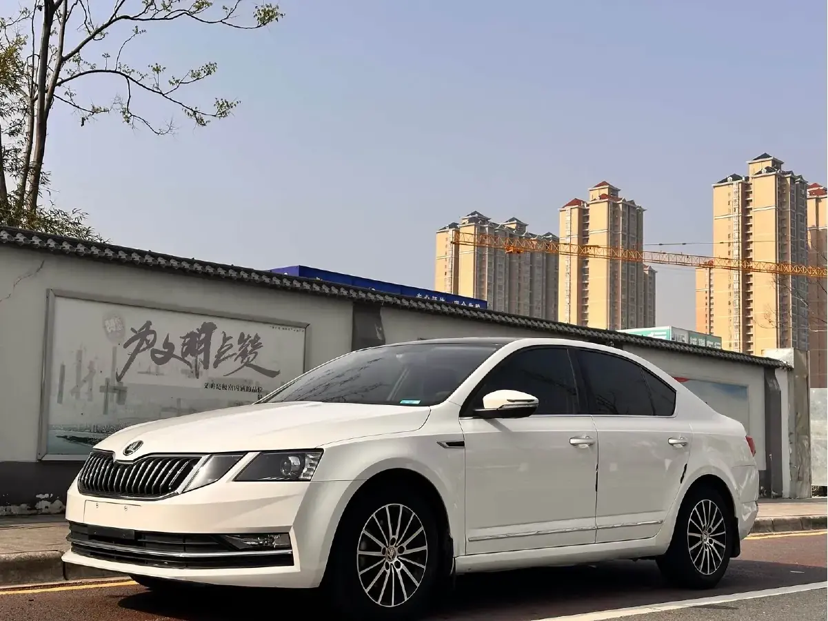 2019 Skoda Octavia 1.5L 113HP L4 6AT