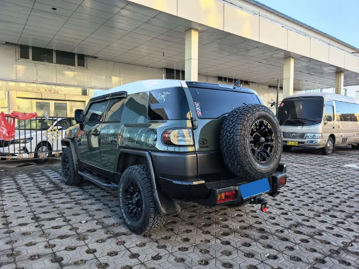 2011 Toyota FJ Cruiser 4.0L 272HP V6 5AT,autocango,china used car exporter,china ev exporter,chinese used car exporter,chinese used ev exporter
