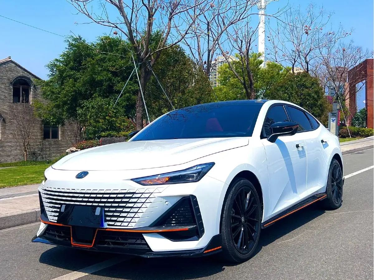 2023 ChangAn UNI-V 1.5T 188HP L4 7DCT