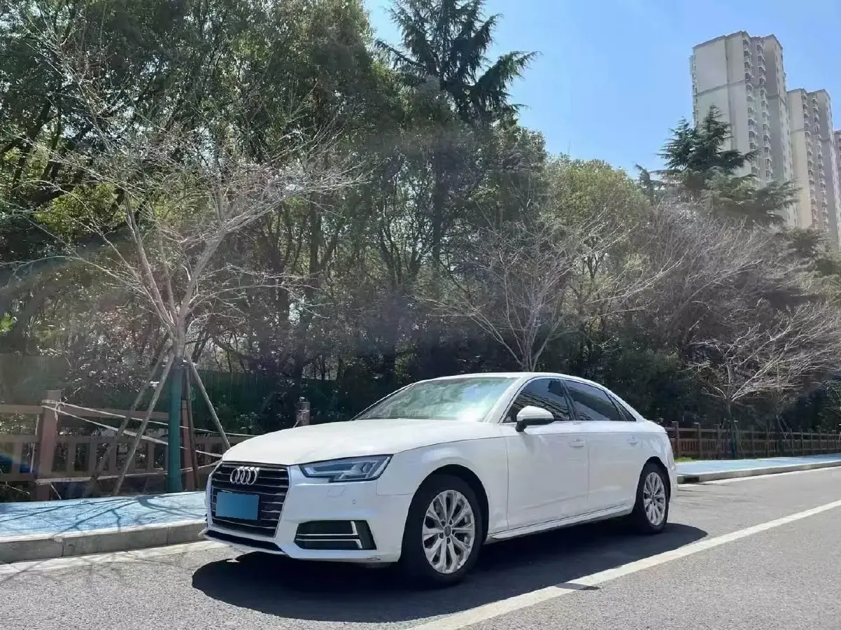 2019 Audi A4L 2.0T 190HP L4 7DCT