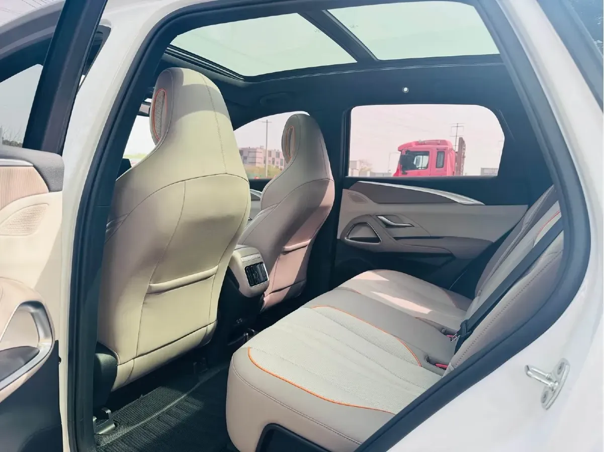 2024 BYD Song Pro 1.5L 110HP L4 E-CVT PHEV 18.3KWH,autocango,china used car exporter,china ev exporter,chinese used car exporter,chinese used ev exporter