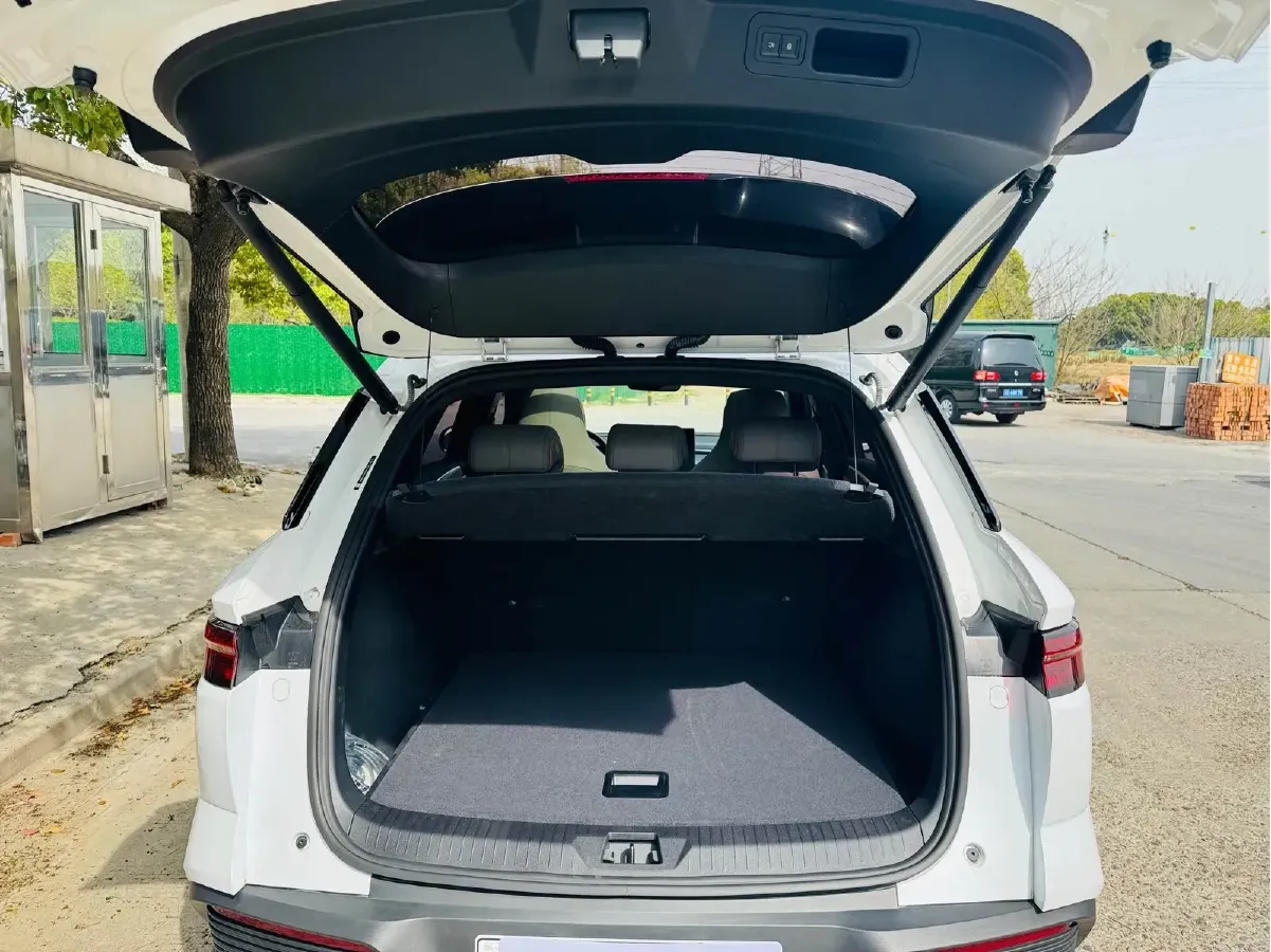 2024 BYD Song Pro 1.5L 110HP L4 E-CVT PHEV 18.3KWH,autocango,china used car exporter,china ev exporter,chinese used car exporter,chinese used ev exporter