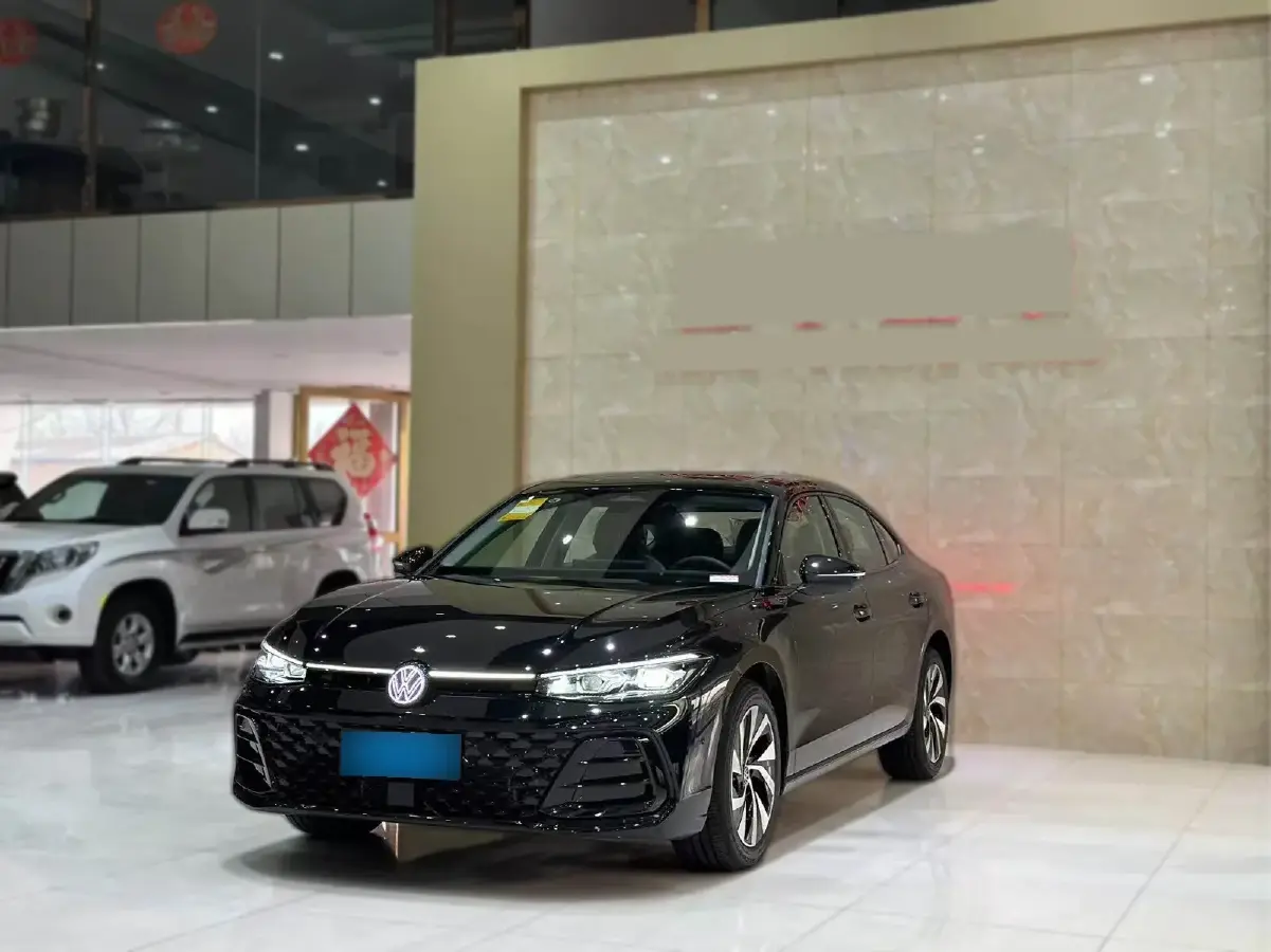 2025 Volkswagen Passat 2.0T 220HP L4 7DCT