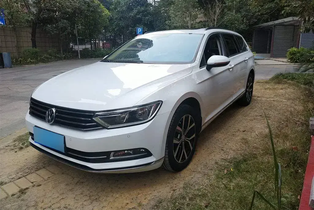 2017 Volkswagen Alltrack 2.0T 220HP L4 6DCT