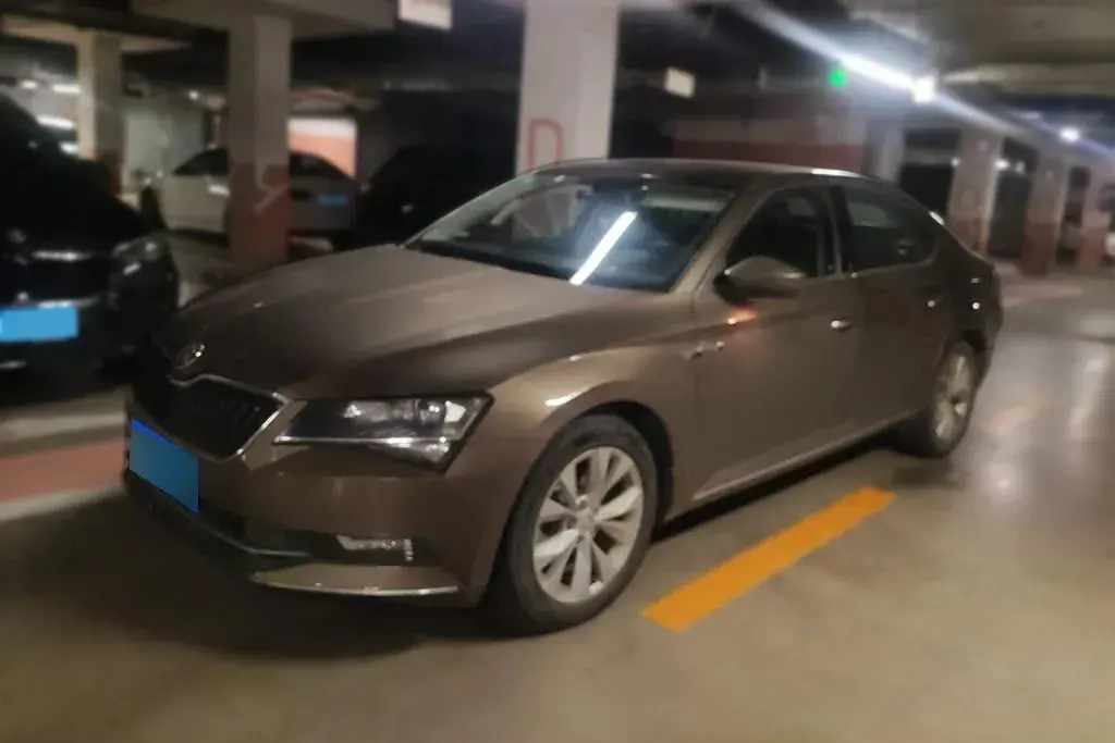 2016 Skoda Superb 1.8T 180HP L4 7DCT