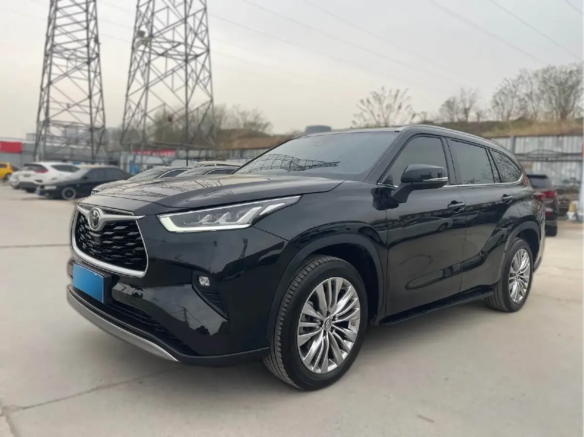 2023 Toyota Highlander 2.5L 189HP L4 E-CVT Hybrid