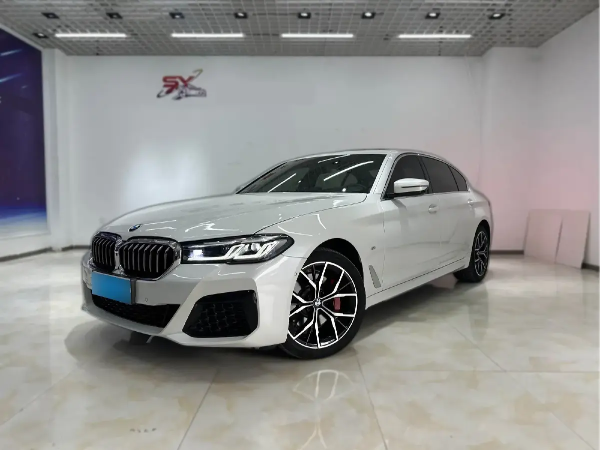 2023 BMW 5 Series 2.0T 245HP L4 8AT