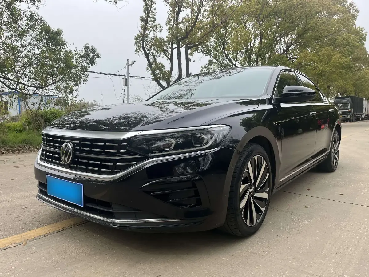 2022 Volkswagen Passat 2.0T 186HP L4 7DCT