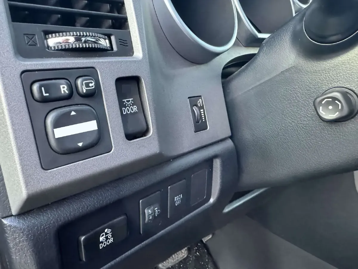 2011 Toyota Tundra 5.7L 386HP V8 6AT,autocango,china used car exporter,china ev exporter,chinese used car exporter,chinese used ev exporter