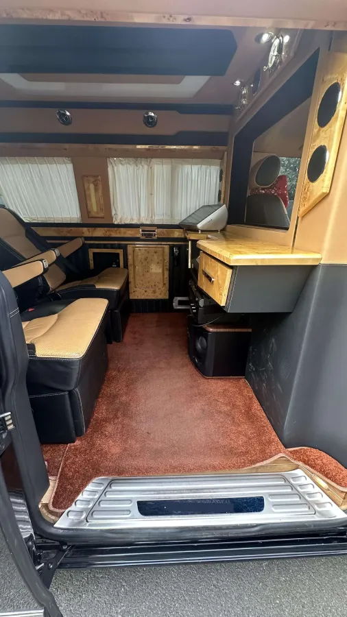 2017 Volkswagen Caravelle 2.0T 204HP L4 7DCT,autocango,china used car exporter,china ev exporter,chinese used car exporter,chinese used ev exporter