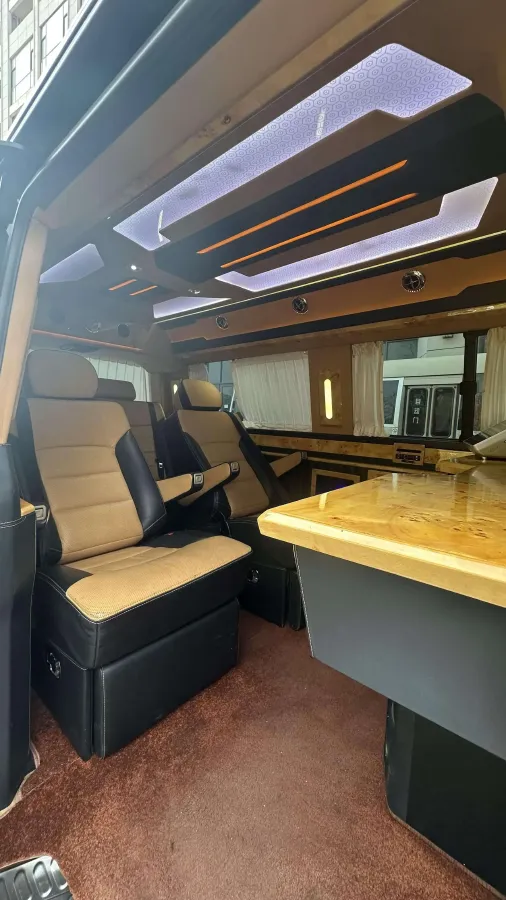 2017 Volkswagen Caravelle 2.0T 204HP L4 7DCT,autocango,china used car exporter,china ev exporter,chinese used car exporter,chinese used ev exporter