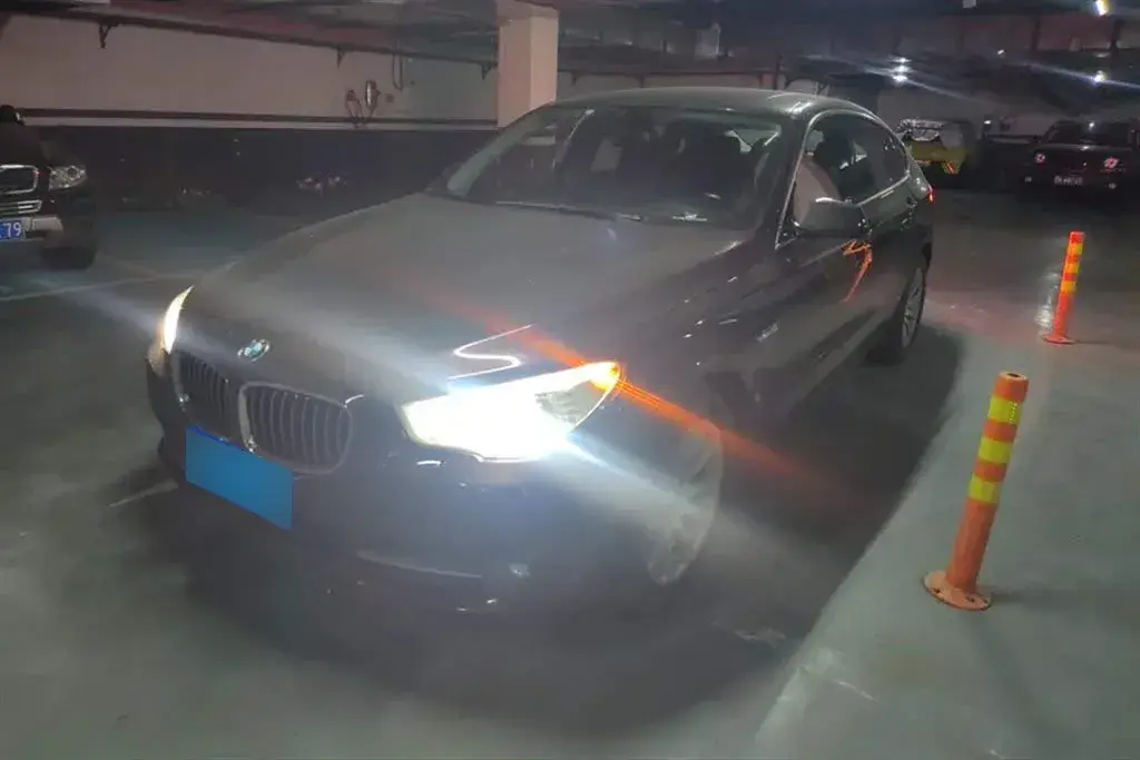 2013 BMW 5 Series GT 3.0T 306HP L6 8AT