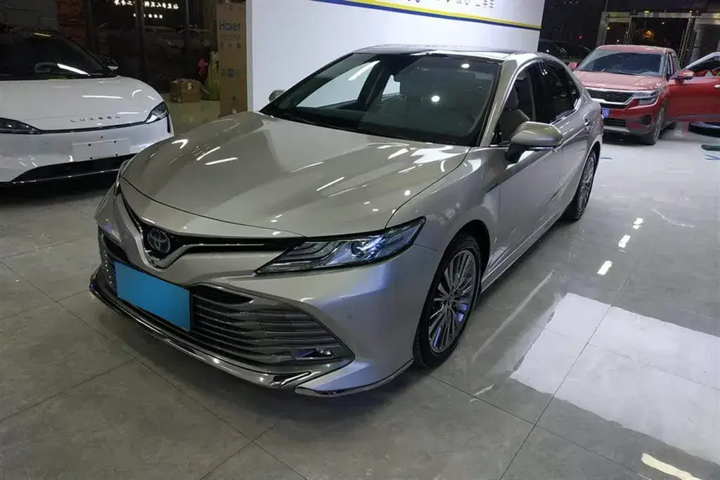 2018 Toyota Camry 2.5L 178HP L4 E-CVT Hybrid