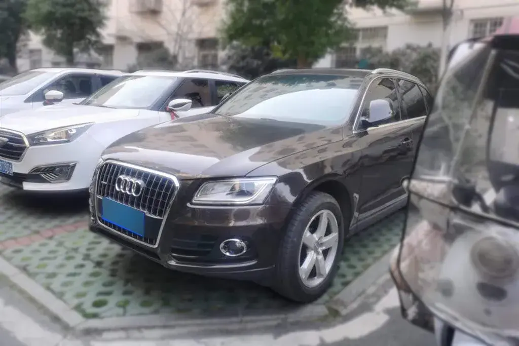 2013 Audi Q5 2.0T 211HP L4 8AT