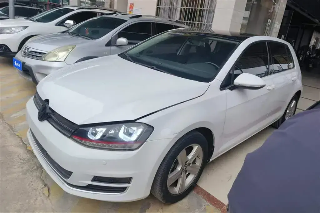 2016 Volkswagen Golf 1.2T 110HP L4 7DCT