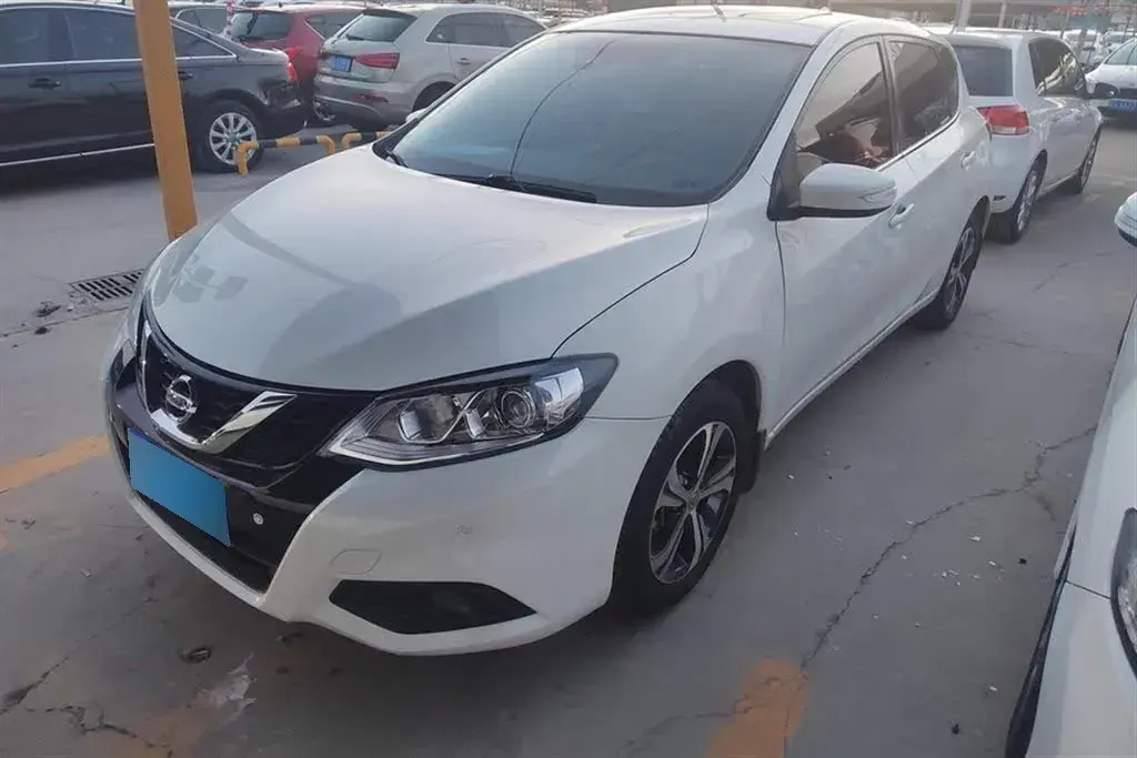 2016 Nissan Tiida 1.6L 126HP L4 CVT
