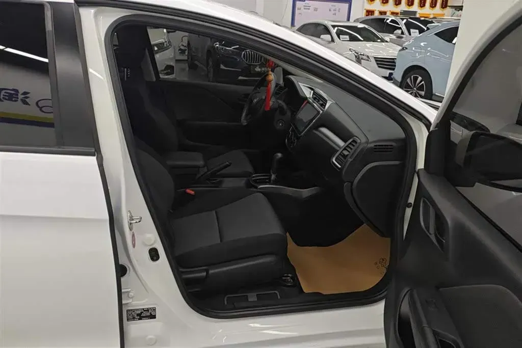 2017 Honda Gienia 1.5L 131HP L4 CVT,autocango,china used car exporter,china ev exporter,chinese used car exporter,chinese used ev exporter