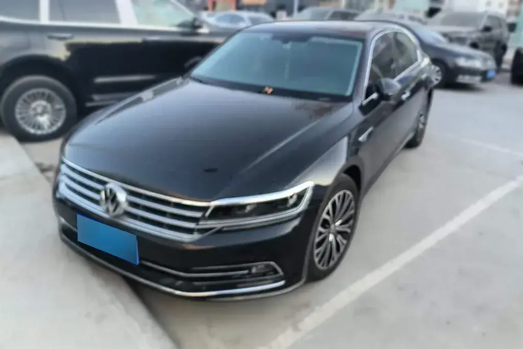 2018 Volkswagen Phideon 2.0T 224HP L4 7DCT