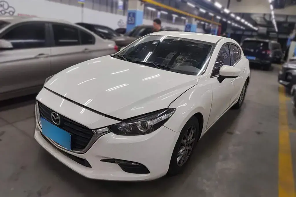 2017 Mazda 3 Axela 1.5L 117HP L4 6AT