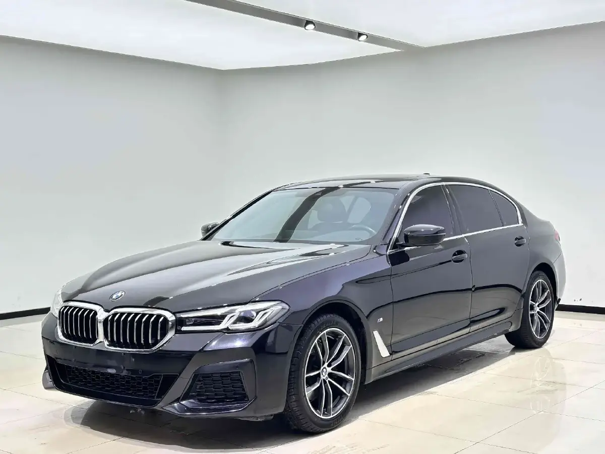 2022 BMW 5 Series 2.0T 184HP L4 8AT