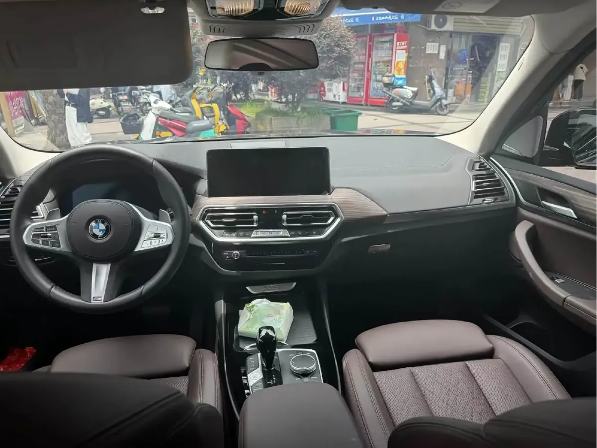 2025 BMW X3 2.0T 258HP L4 8AT,autocango,china used car exporter,china ev exporter,chinese used car exporter,chinese used ev exporter