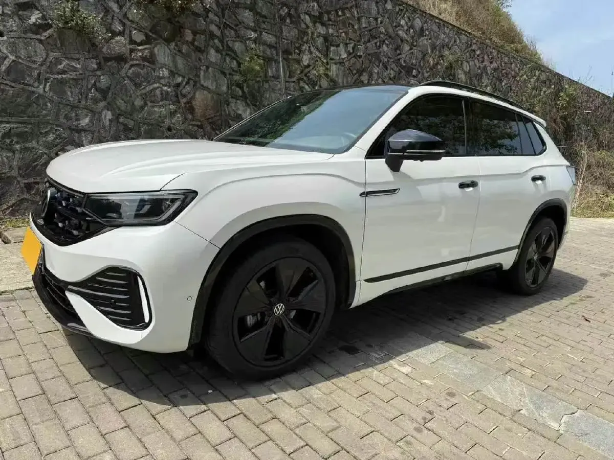 2023 Volkswagen Tayron 2.0T 220HP L4 7DCT