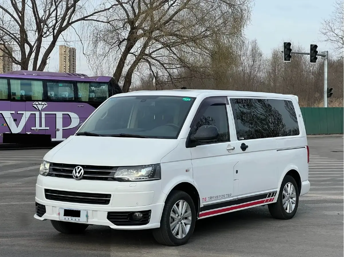 2015 Volkswagen Multivan 2.0T 204HP L4 7DCT
