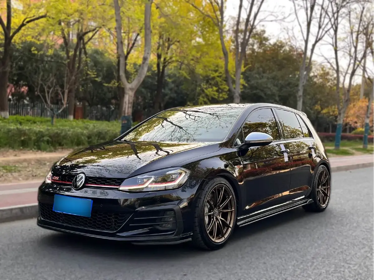 2018 Volkswagen GolfGTI 2.0T 220HP L4 7DCT
