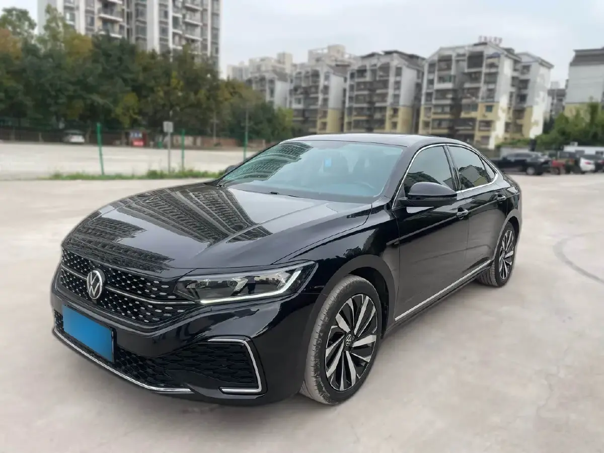 2022 Volkswagen Passat 2.0T 186HP L4 7DCT