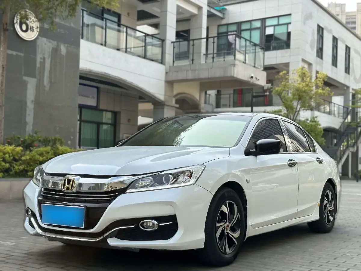 2016 Honda Accord 2.0L 155HP L4 CVT