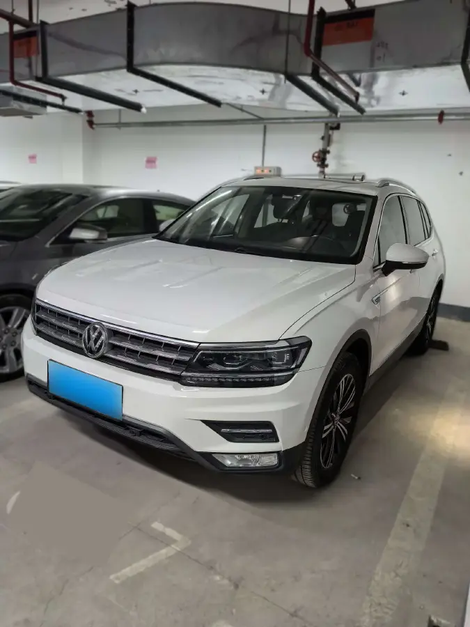 2017 Volkswagen Tiguan L 1.8T 180HP L4 7DCT