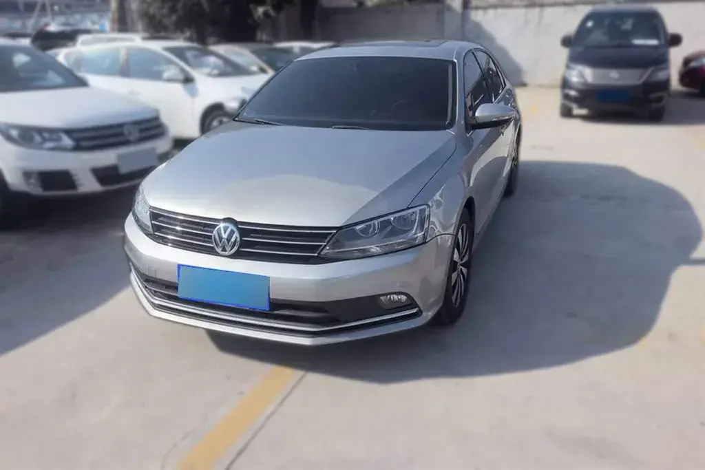 2018 Volkswagen Sagitar 1.2T 110HP L4 7DCT