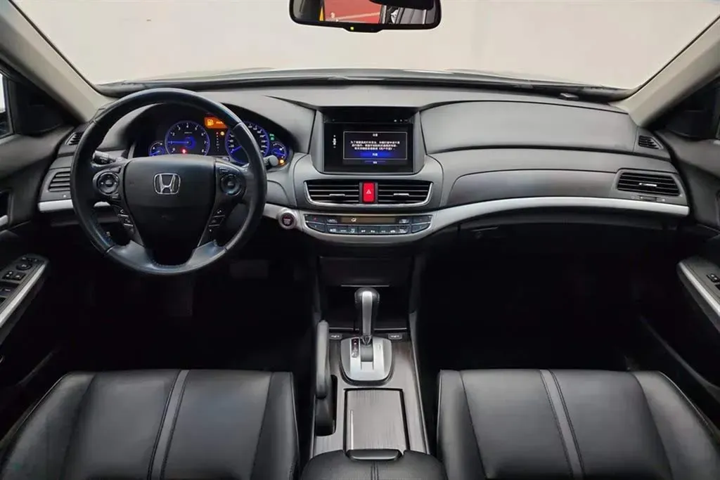 2014 Honda Crosstour 2.4L 197HP L4 5AT,autocango,china used car exporter,china ev exporter,chinese used car exporter,chinese used ev exporter